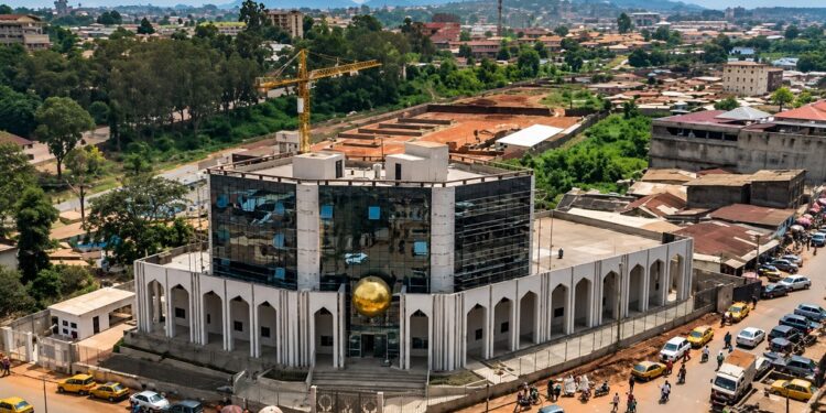 SPORT/FOOTBALL – FECAFOOT: LE SIÈGE DE WARDA OU L’ÉTERNEL NAUFRAGE D’UN CHANTIER À 4 MILLIARDS DE FCFA