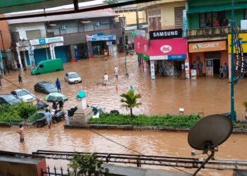 INONDATIONS À LA POSTE CENTRALE ET SUR L’AVENUE KENNEDY