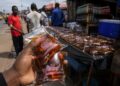 Alcool en sachet: La bombe à retardement qui menace la jeunesse camerounaise