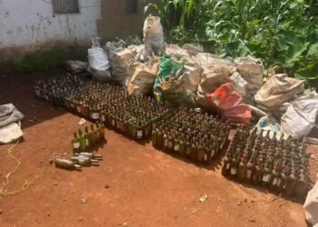 BANDJOUN (OUEST) LA DOUANE SAISIT D&rsquo;IMPORTANTS STOCKS DE BOISSONS FRELATÉES ET MET SOUS SCELLÉS DEUX USINES CLANDESTINES DANS DES DOMICILES PRIVÉS