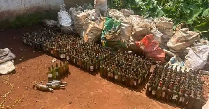 BANDJOUN (OUEST) LA DOUANE SAISIT D&rsquo;IMPORTANTS STOCKS DE BOISSONS FRELATÉES ET MET SOUS SCELLÉS DEUX USINES CLANDESTINES DANS DES DOMICILES PRIVÉS