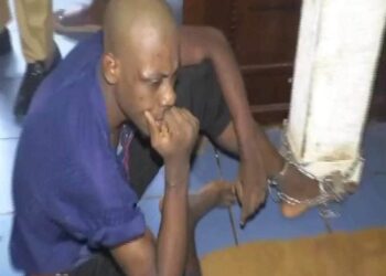 SOCIÉTÉ – YAOUNDÉ : DES FIDÈLES RETROUVÉS ENCHAÎNÉS DANS UNE ÉGLISE DE RÉVEIL À NKOLDONGO