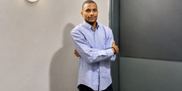 Tribunal de première instance de Yaoundé – Six mois de prison ferme et confiscation du téléphone pour outrage au Chef de l&rsquo;État : Patrick Mengue fixé sur son sort