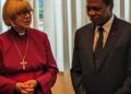 LA CHEFFE DE L&rsquo;ÉGLISE ANGLICANE SARAH MULLALLY EST AU CAMEROUN ET ACCUEILLIE PAR LE MINISTRE PAUL ATANGA NJI.