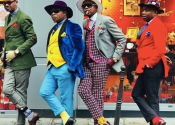 À Paris, les ambassadeurs de l&rsquo;élégance: Les sapeurs congolais font vivre un art de vivre