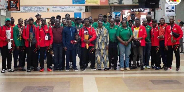 SPORT / VOLLEYBALL LES LIONS INDOMPTABLES RENTRENT AU CAMEROUN AVEC LA MÉDAILLE D’ARGENT ET LE TICKET POUR LE MONDIAL 2027